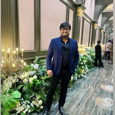 A professional shot of me at an event. I believe in looking the part and bringing a high level of professionalism to every project.