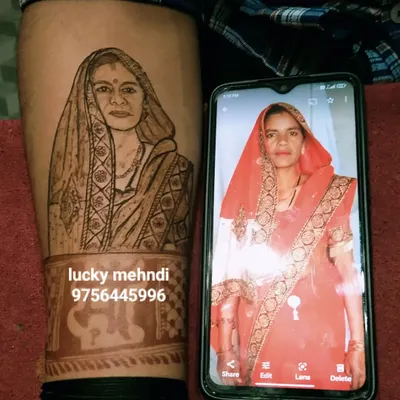This is a portrait I did for a client who wanted to honor her mother. I worked from the photo on the phone to capture her likeness and expression, creating a very emotional and personal piece of art.