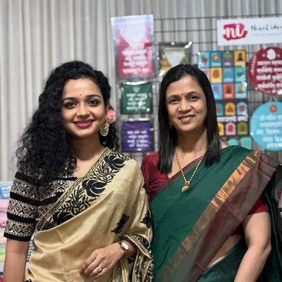 It was lovely to have actress Samidha Guru visit my stall. Here we are, sharing a moment at the exhibition.