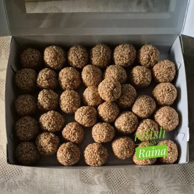 My Til Laddoos are made with unpolished white sesame seeds and jaggery. Sesame seeds are a rich source of calcium and are especially beneficial for women's health in winter.