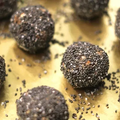We believe in the power of seeds and nuts. Our chia energy balls are a perfect example, offering a healthy and delicious way to boost your gut diversity.