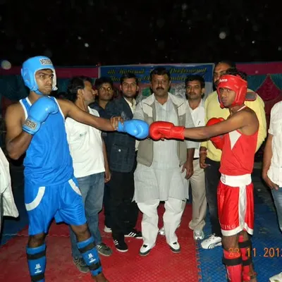 A memory from a professional championship in 2012. This image shows the intensity of a face-off, a moment that captures the spirit of competition we have nurtured for years.