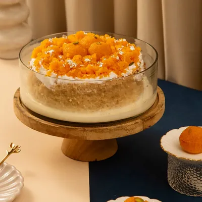Celebrate this Rakhi with our Motichoor Tres Leches. It’s a delightful blend of traditional and modern flavors that promises to make your festivities truly special.