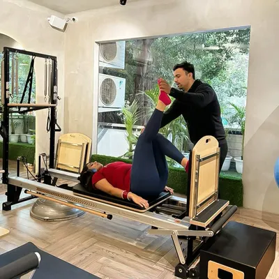 Perfecting your form is key to preventing injury and getting results. Our trainers provide hands-on adjustments during private sessions to ensure every movement on the reformer is precise and effective.