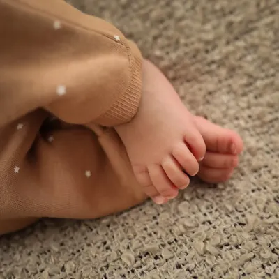 Those perfect little baby feet. I love capturing these tiny details that change so quickly. You'll miss these days.