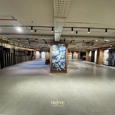 Welcome to our largest experience center on Mysore Road. Spanning over 10,000 square feet, this showroom is designed to give you the space and variety needed to find the perfect tiles for your home.
