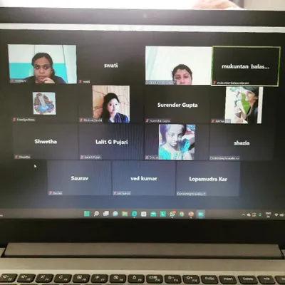 This is a snapshot from a live webinar I hosted on the important topic of mindful eating and its connection to autism. Through virtual platforms like Zoom, I can connect with and support groups globally, offering specialized wellness guidance.