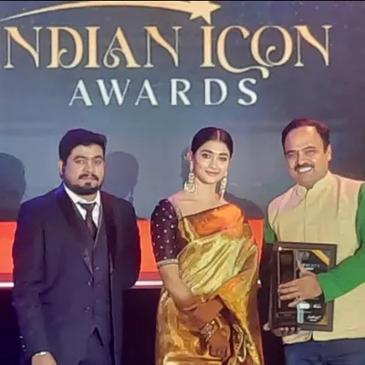 A picture from the Indian Icon Awards ceremony, where I was recognized for my work. It is a privilege to have my art form acknowledged on such a platform.
