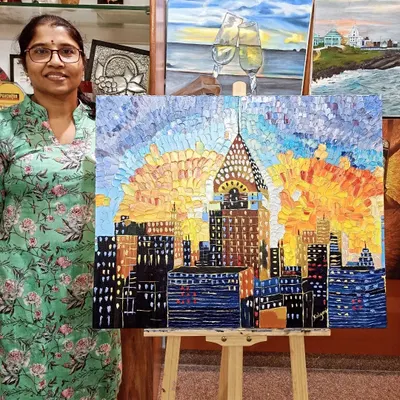 Kalyani created this incredible New York cityscape using oil paints and a palette knife. This technique is perfect for capturing the architectural details and vibrant energy of a city.