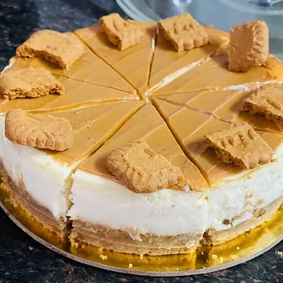 My eggless Lotus Biscoff cheesecake is pure decadence. It features a creamy baked cheesecake on a Biscoff crust, topped with a layer of Biscoff spread and garnished with whole biscuits.