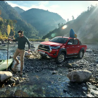 For this Toyota Hilux campaign, I crafted a look that embodies rugged exploration. The styling focuses on practical yet aspirational outdoor wear, ensuring the character and the vehicle tell a cohesive story of adventure.