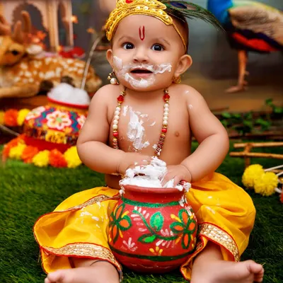 All the details for my 2025 Janmashtami Photoshoot. This image clearly lists the date, price, what's included, and shows an example of the adorable 'makhan chor' shots we'll capture.
