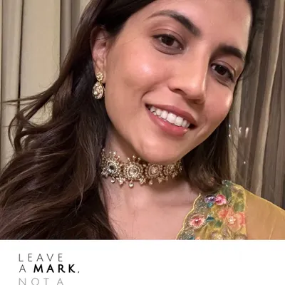 Our client, Prachi Pawar, radiates festive brilliance in the Noor Choker by Suneet Varma. This piece, a symphony of kundan and meenakari, is perfect for making a statement at any celebration.