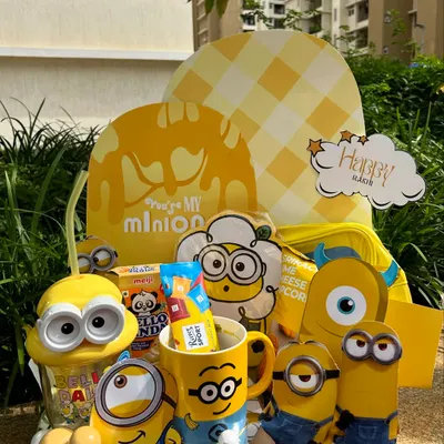 A cheerful Minions-themed hamper packed with character merchandise and yellow treats. Creating kids' hampers is a fun and profitable area of the gifting business.