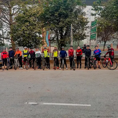 The full squad lined up for our Sunday 80km endurance ride. We start early to beat the traffic and make the most of the morning.
