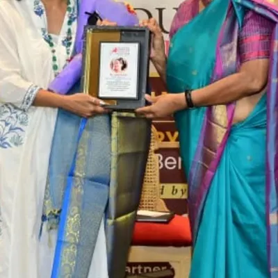 Receiving the "Exemplary Women in Education" award from the BrainFeed group. I am immensely grateful to them for being one of the first to recognize storytelling as the backbone of all learning.