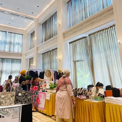 The grand, high-ceilinged hall of Club Capri at Central Park Resorts provides a luxurious and spacious backdrop for our indoor exhibitions.