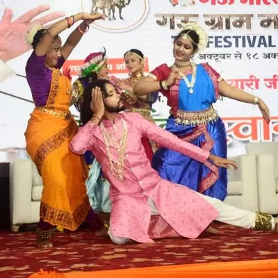 Performing a dynamic Kathak piece on stage for the Governor of Maharashtra, Shri Bhagat Singh Koshiyari. This was a classical performance piece presented at a formal government event.