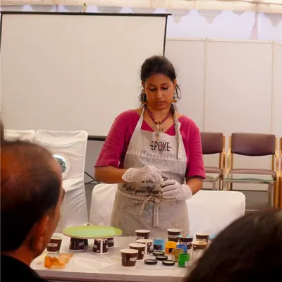 Here I am demonstrating the basics of resin mixing and colouring at the Design India Interior Expo. I provide all the materials and safety gear, so you can focus on learning the technique and creating your own epoxy resin art.