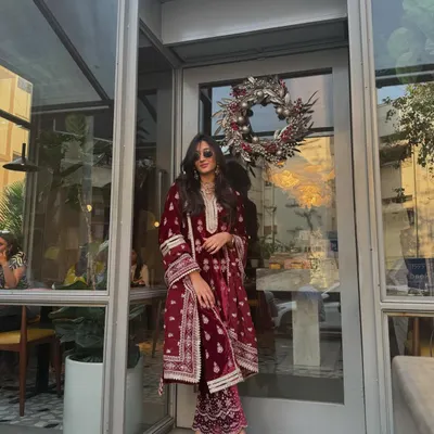 Winter wedding season is calling. This rich maroon velvet kurta set is my go to for a cozy yet super luxe look. The intricate embroidery on the makhmal fabric makes it a timeless piece.