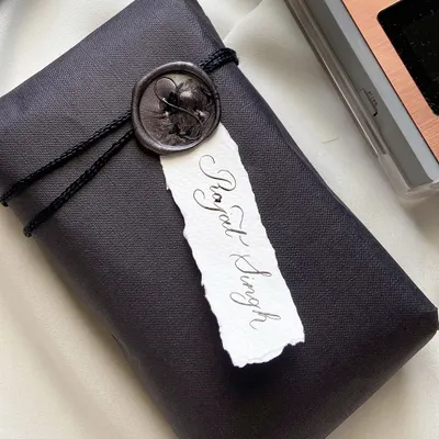 Wrapping joy, one gift at a time. Here is a collection of some of my favorite gift wrapping styles, featuring everything from bold colors and patterned paper to minimal wraps with vellum, dried flowers, and wax seals.