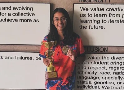 A fantastic achievement at the national level. Here is our player Naina Rekhi after winning 1st place in the Under 14 Girls category at the ISSO National Championship.