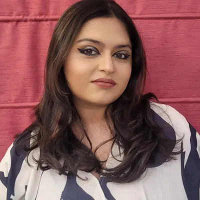 The final result of this foxtail eyeliner look. The sharp, double-winged liner creates a dramatic, cat-eye effect that lifts and defines the eyes, perfect for an editorial or evening look.