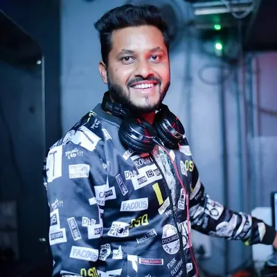 I believe aiming is not enough, you have to hit the mark. That's my philosophy for every set I play, ensuring the music always connects with the audience.