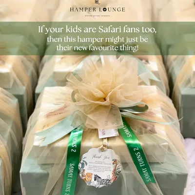If your kids are safari fans, this hamper might be their new favorite thing. These return favors for "Samay Turns 2" are beautifully wrapped in net with a personalized ribbon and a custom safari-themed thank you tag.