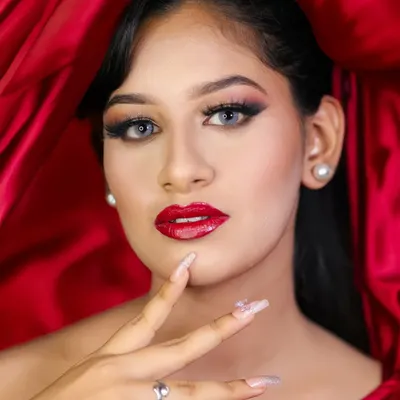 A classic Hollywood glamour look. We teach our students to perfect the bold red lip and sharp winged eyeliner, a timeless and highly requested style.