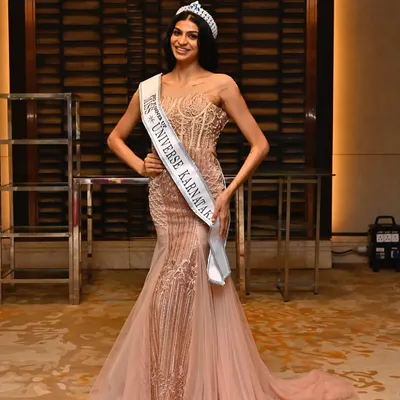A full-length view of the elegant gown and the polished makeup and hair I created for the Miss Universe Karnataka runner-up. The look was designed for poise and confidence on stage.