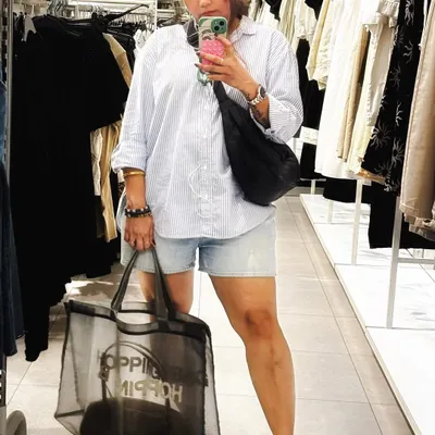 A mirror selfie from a shopping trip, showing a casual and comfortable OOTD. This is a relatable look at my everyday style and how I put together outfits for a day out.