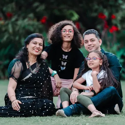 A lovely family of four enjoying a day out. I aim to make my family photoshoots feel comfortable and fun, resulting in genuine smiles and interactions.