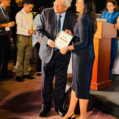 Receiving the Aesthetics Mentorship award at the Aesthetics 2024 conference. I am incredibly grateful for this honor and the chance to continue learning from leaders in the field.