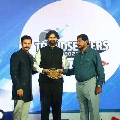 A proud moment receiving the 'Trendsetters 2022' award from Maharashtra Times on stage. This recognition for our innovation in catering inspires us to keep pushing boundaries and delivering the best for our clients.