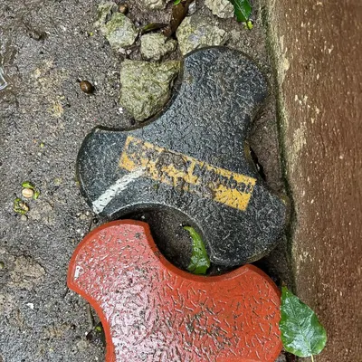 This is where the idea for the 'Motifs of Mumbai' collection started. I saw the unique shape of these interlocking pavement tiles on a rainy day and was inspired to turn this overlooked, everyday pattern into a piece of jewelry.