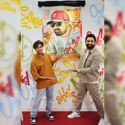 A great moment with the man himself, Rannvijay Singha. I created this graffiti-style portrait for him as part of a campaign with Uni-ball Posca markers.