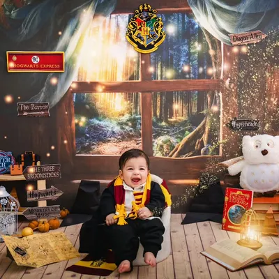 A pinch of magic, a dash of fun. This little wizard is having a great time in our detailed Harry Potter-themed set.