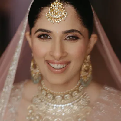 The essence of my signature style is a happy bride with glowing skin. You'll learn to create this fresh, radiant finish that looks effortlessly beautiful.