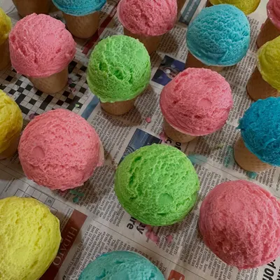 So realistic you'll want to take a bite! These are my hand-scooped ice cream soaps in a variety of "flavors" like strawberry, mint, and lemon. They are whipped to perfection for a creamy lather.