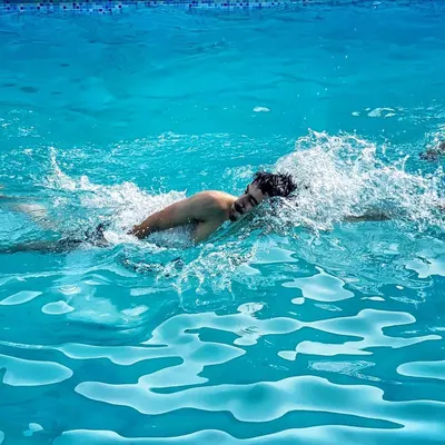 Recovery is a key part of serious training. The swimming pool provides an excellent facility for cross-training and active recovery sessions, helping to reduce muscle soreness and prevent burnout.