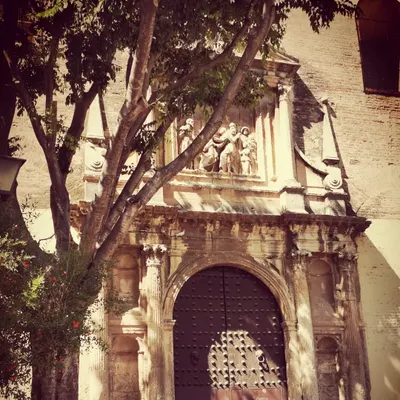 This is a glimpse of the stunning architecture in Andalusia, the region in Southern Spain where Flamenco was born. For me, this land is a second home, and its visual poetry inspires my artistic journey and my teaching every single day.