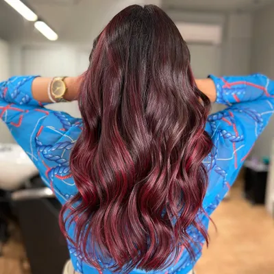 This red wine shade is deep, rich, and absolutely stunning. It's a bold choice that pays off with incredible shine and vibrancy.