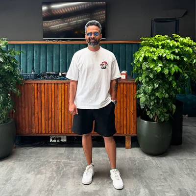 Ready for a Sunday brunch gig. The vibe is more relaxed, but the goal is the same: good music and good times. I tailor my sets to fit the daytime party atmosphere perfectly.
