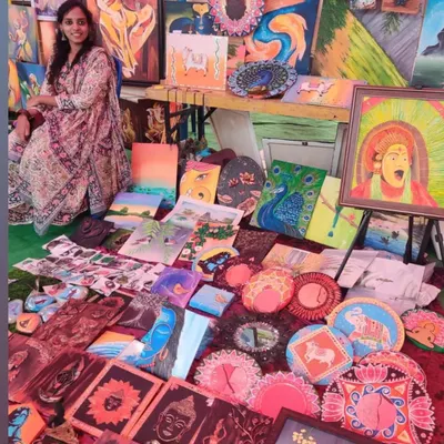 Here I am at my stall at the Chitra Santhe art fair in Bengaluru. It was a wonderful experience to meet so many art lovers and share my creations with them.