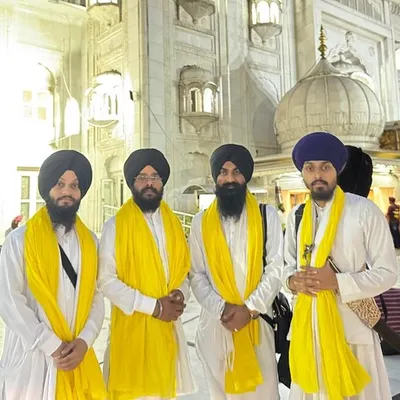 Experiencing the serenity of a divine hazri at Gurdwara Bangla Sahib in Delhi with fellow musicians. The spiritual vibes in this sacred space uplift the soul.