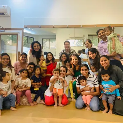 What a beautiful group of families! Wrapping up a term is always bittersweet, but I love looking back at all the happy faces and the community we've built together through music.