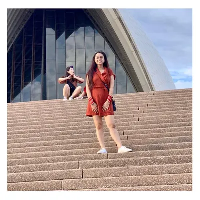 A stylish and comfortable romper is my go-to for a day of sightseeing. It's a complete outfit in one piece, easy to move in, and looks effortlessly chic, even when exploring an iconic location like the Sydney Opera House.