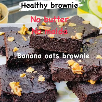 My healthy banana oats brownies are a customer favourite. They are completely free of maida and butter, getting their fudgy texture from bananas and oats, and are topped with crunchy walnuts.