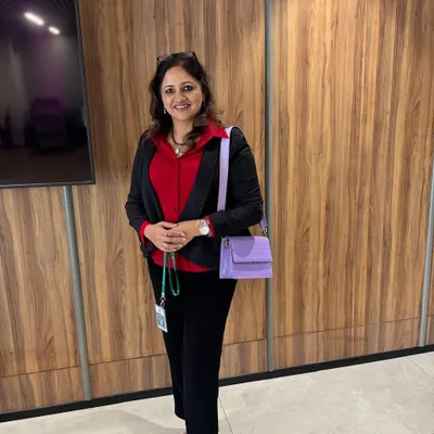 It was an honor to be part of the 'Radiant Her' event, dedicated to empowering women through knowledge. I am grateful for the opportunity to share my expertise on skincare and address the concerns of the wonderful women who attended.